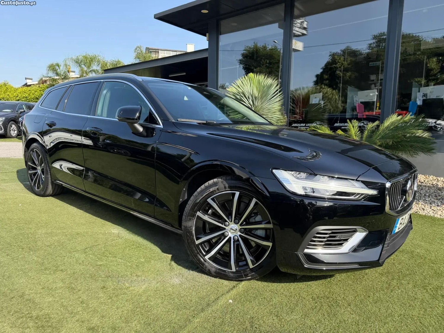 Volvo V60 2.0 T6 AWD TE Essential — fotografia 23
