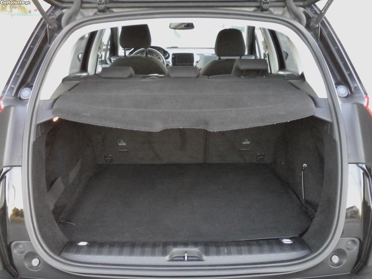 Peugeot 2008 1.6 HDi Style em excelente estado 12/2015 — fotografia 3