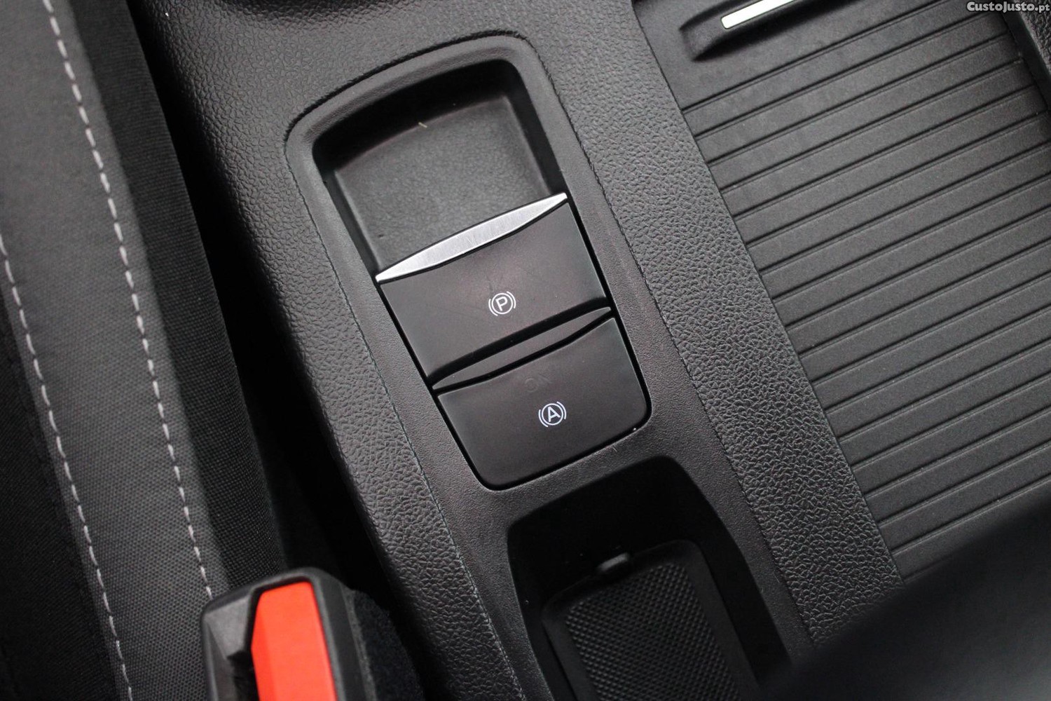 Ford Focus 1.0 ECOBOOST CONNECTED — fotografia 12