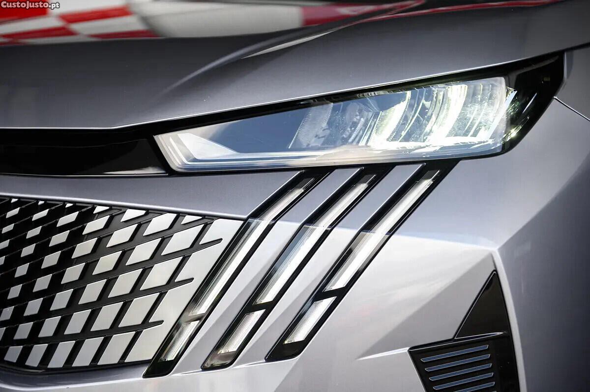 Peugeot 3008 1.2 Hybrid Allure e-DCS6 — fotografia 19