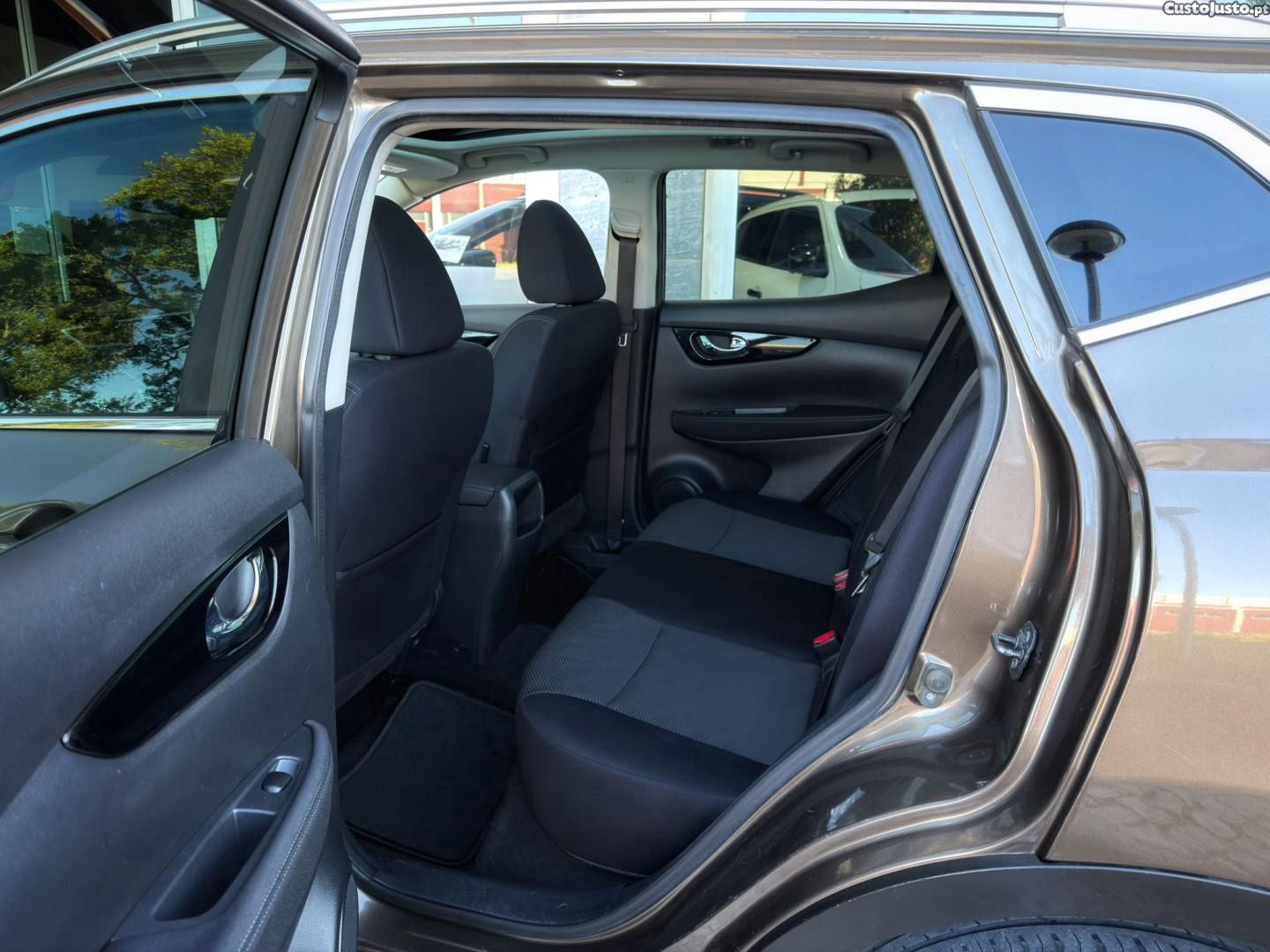 Nissan Qashqai 1.5 dCi Acenta Connect — fotografia 3