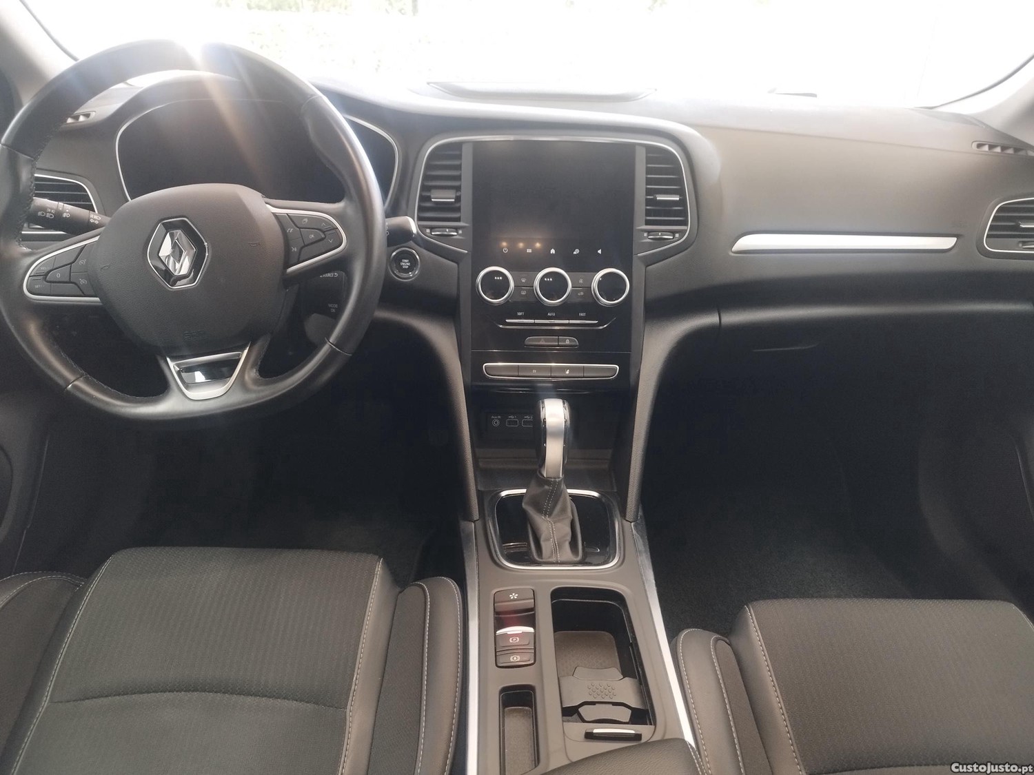 Renault Mégane sports tourer e-tech — fotografia 4