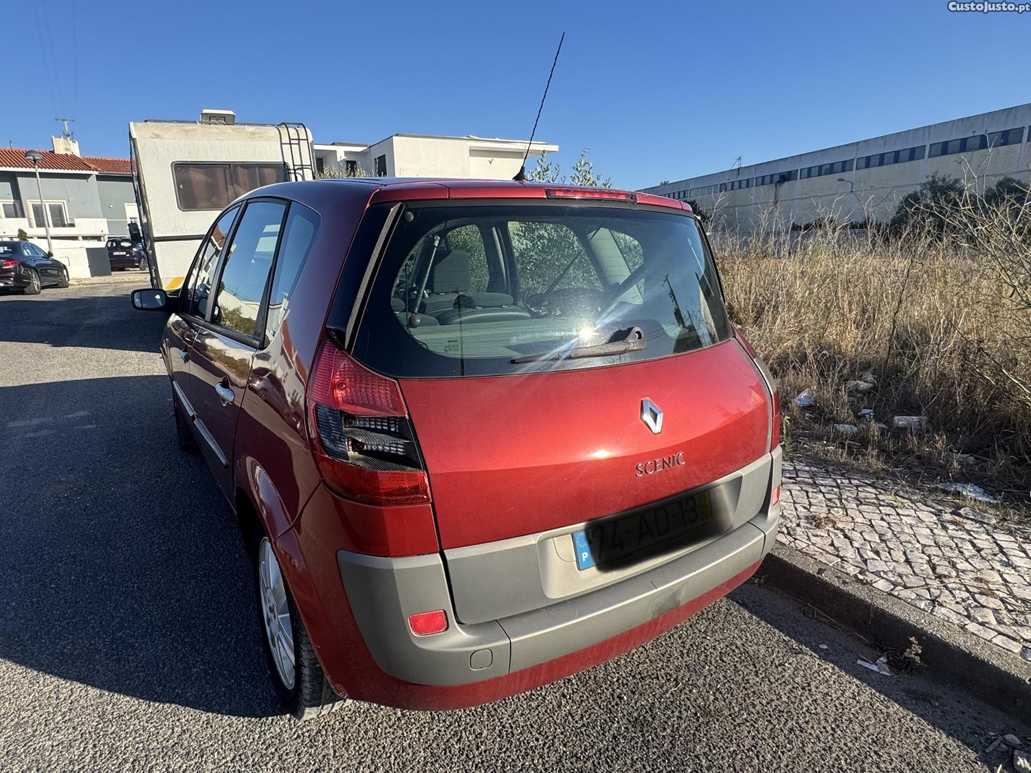 Renault Scénic 1.5 dci — fotografia 4