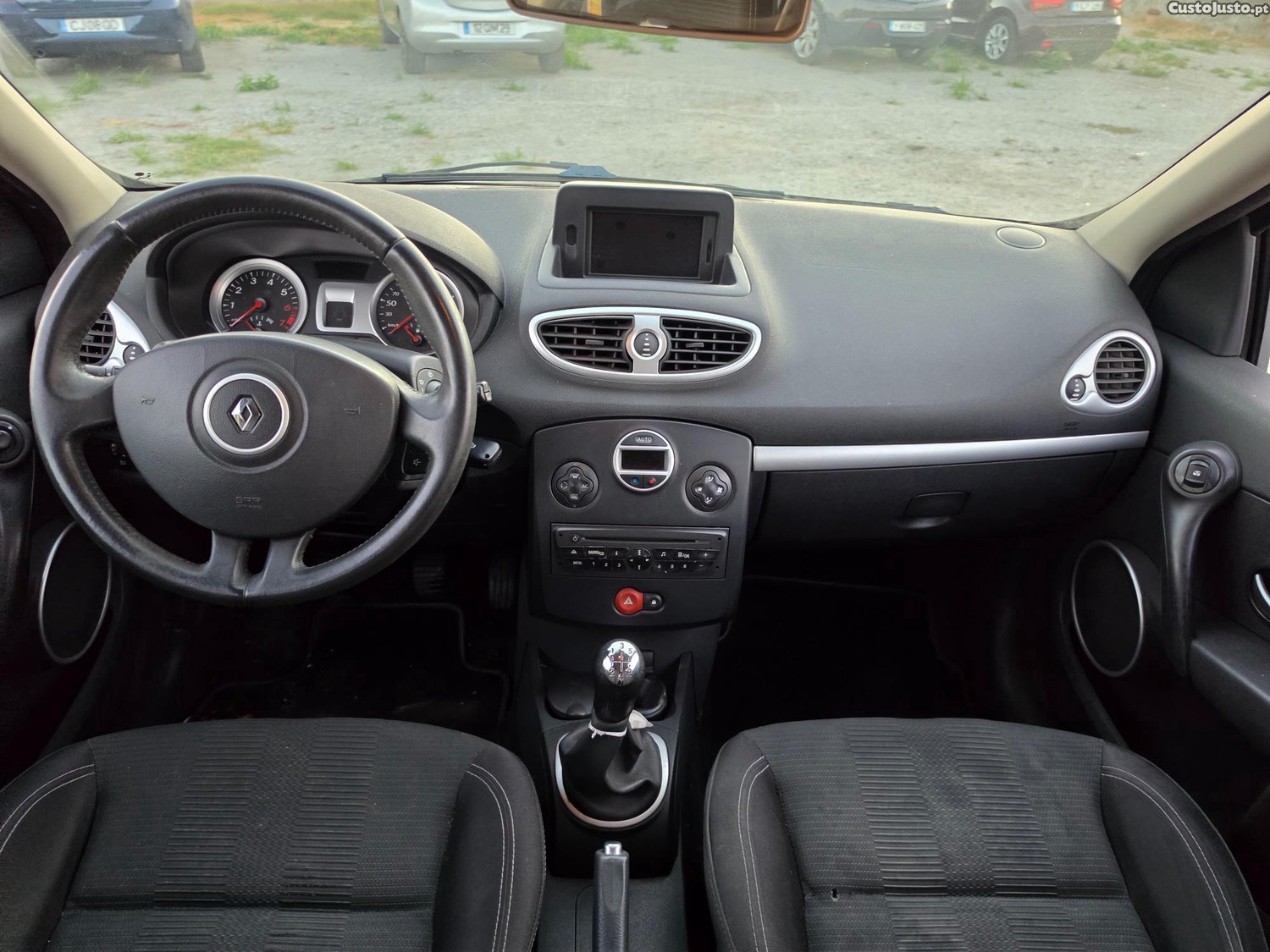Renault Clio 1.2 16 VDinamique GPS muito novo — fotografia 6
