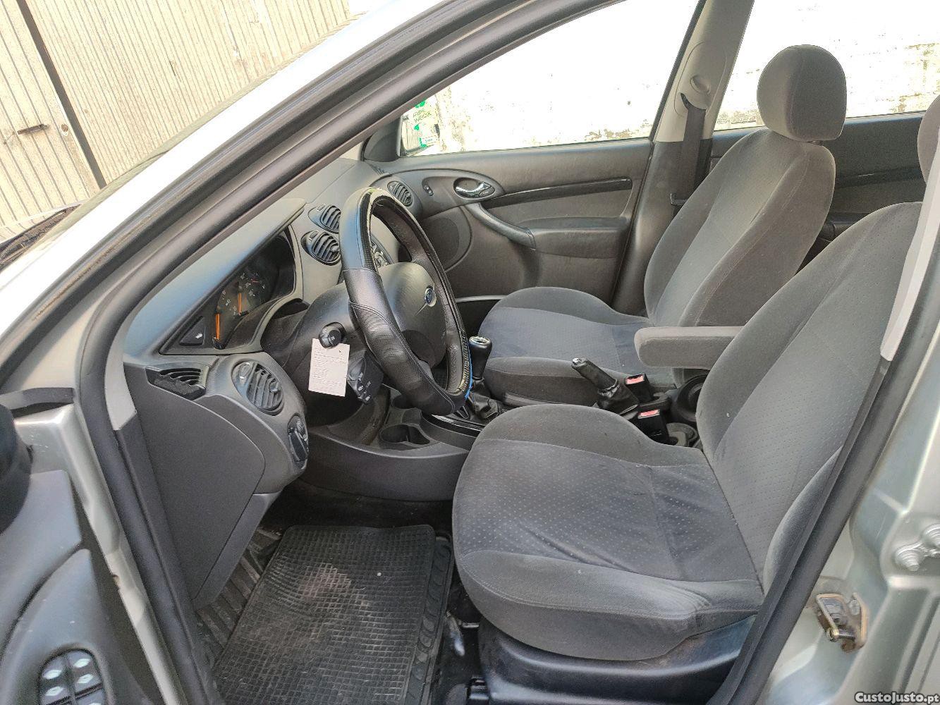 Ford Focus 1.6 Ghia 31.000km — fotografia 5