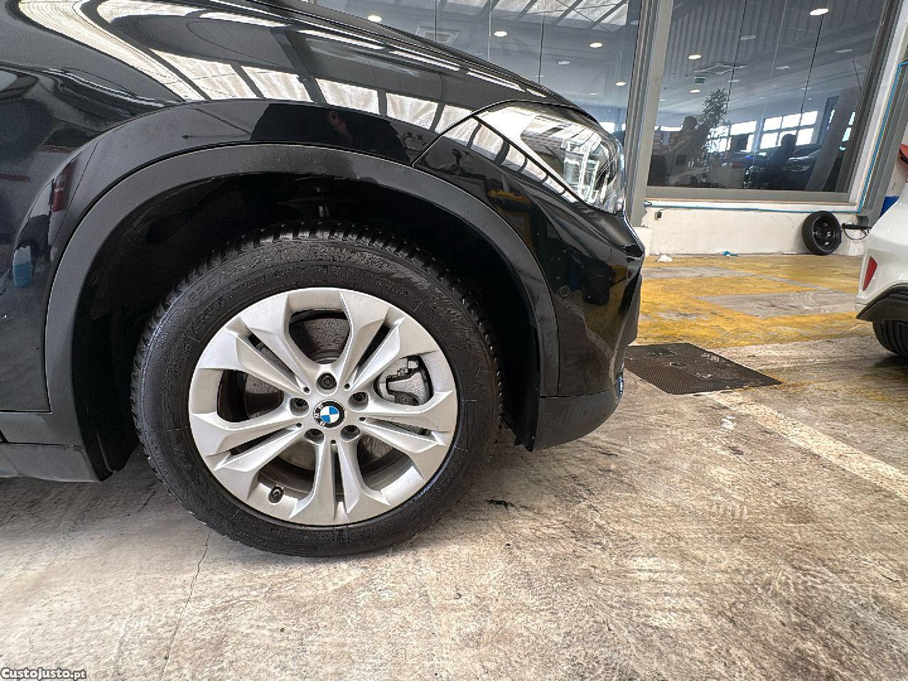 BMW X1 25 e xDrive — fotografia 8