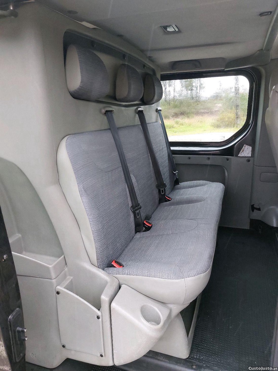 Renault Trafic 2.0 DCI A/C 6 Lugares CX fibrada — fotografia 4