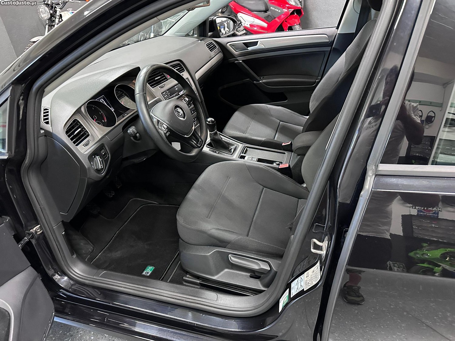 Volkswagen Golf Variant 1.6 TDi BlueMotion Confortline — fotografia 3