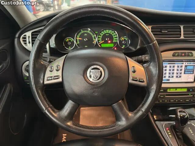 Jaguar X-Type SW 2.2 D Executive Aut. — fotografia 5
