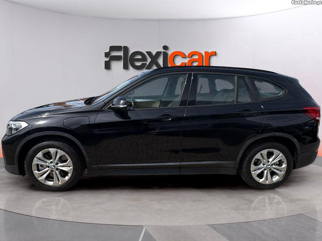 BMW X1 25 e xDrive — fotografia 13