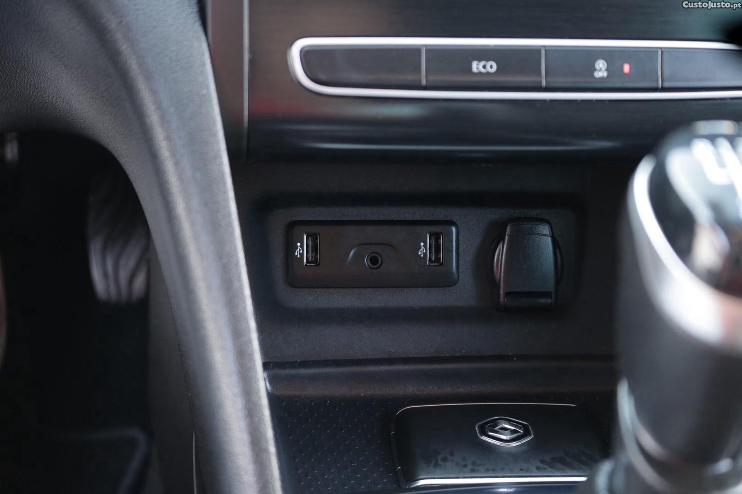 Renault Mégane 1.5 Blue DCI Limited 115cv — fotografia 9