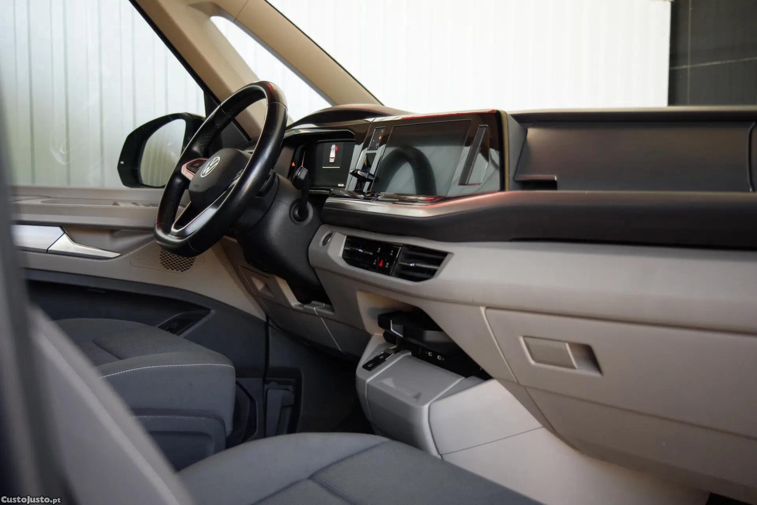 Volkswagen Multivan 1.4 TSI e-Hybrid Life DSG — fotografia 7