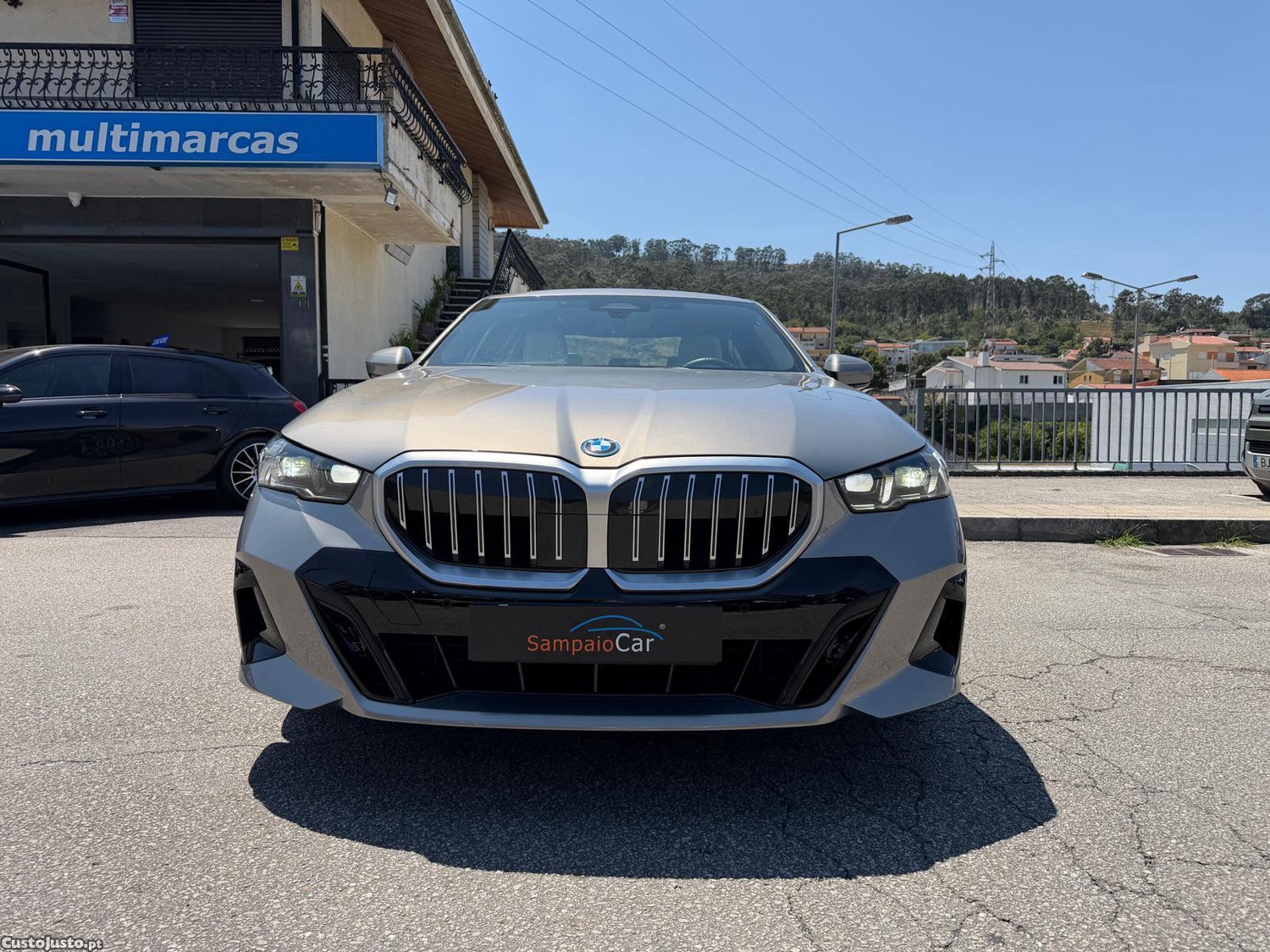 BMW 530 e Pack Desportivo M Pro — fotografia 25