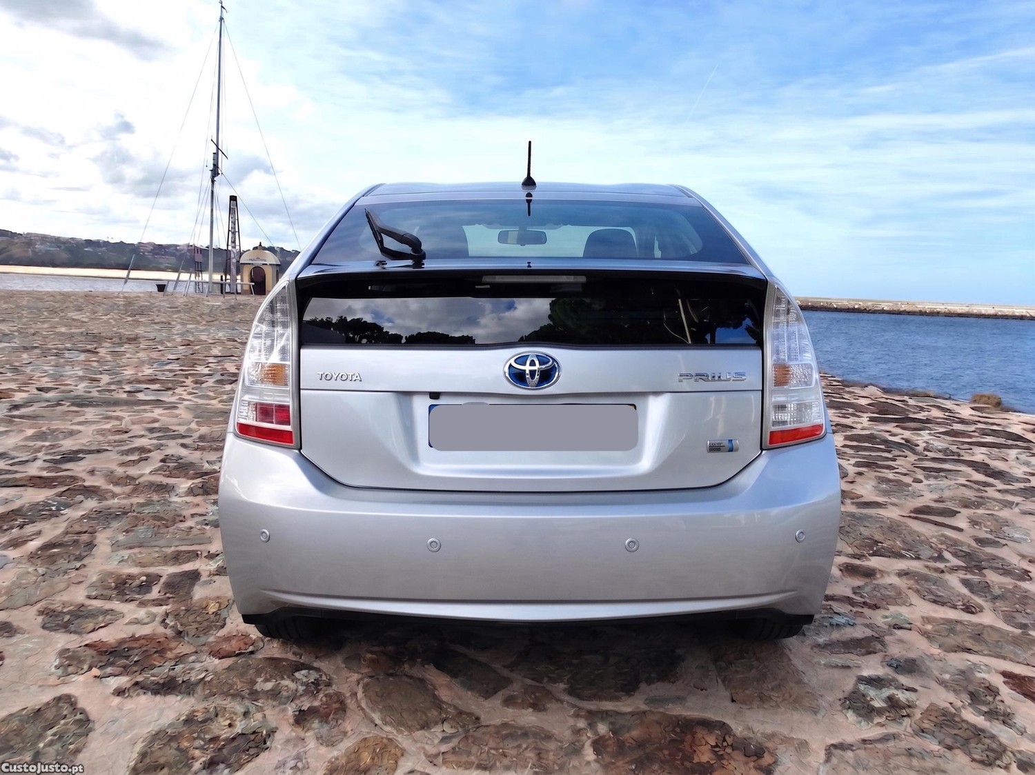 Toyota Prius 1.8 HSD Automático Híbrido Fiável e Económico — fotografia 4