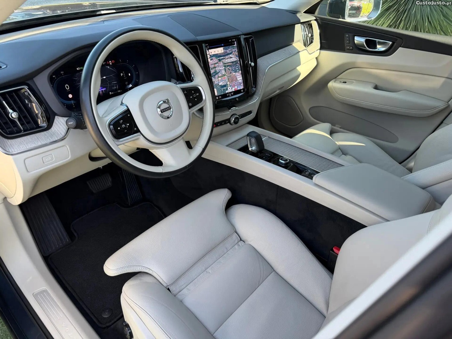 Volvo XC 60 2.0 B4 Plus Bright — fotografia 30