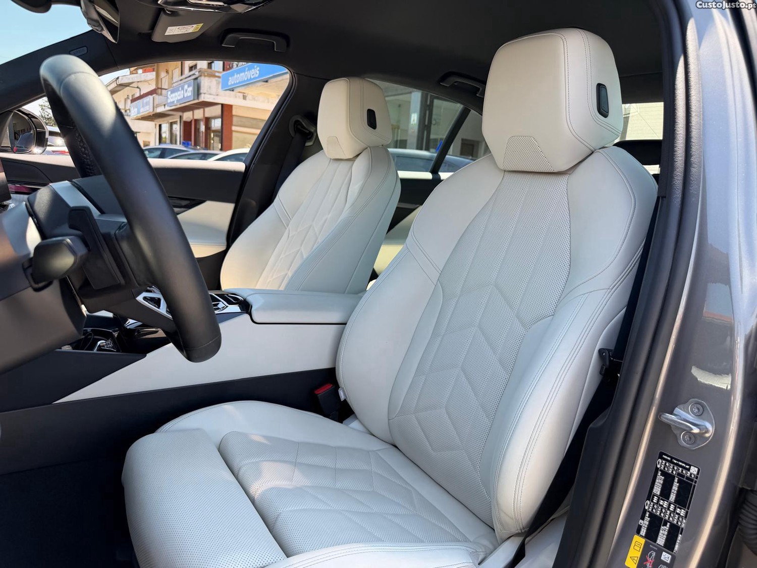 BMW 530 e Pack Desportivo M Pro — fotografia 18