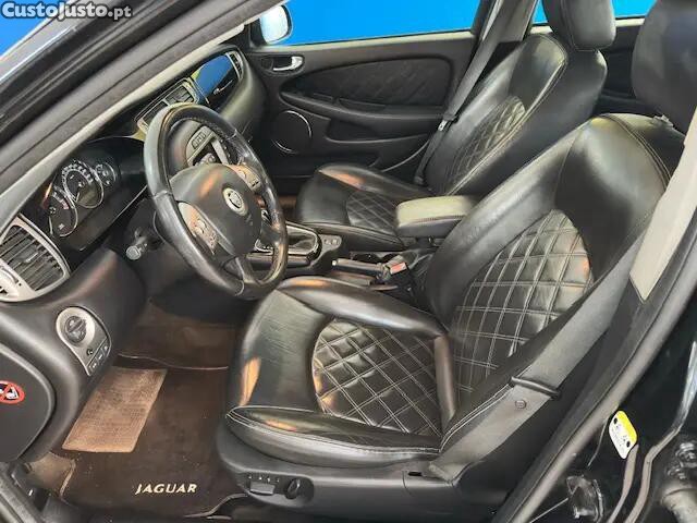 Jaguar X-Type SW 2.2 D Executive Aut. — fotografia 11