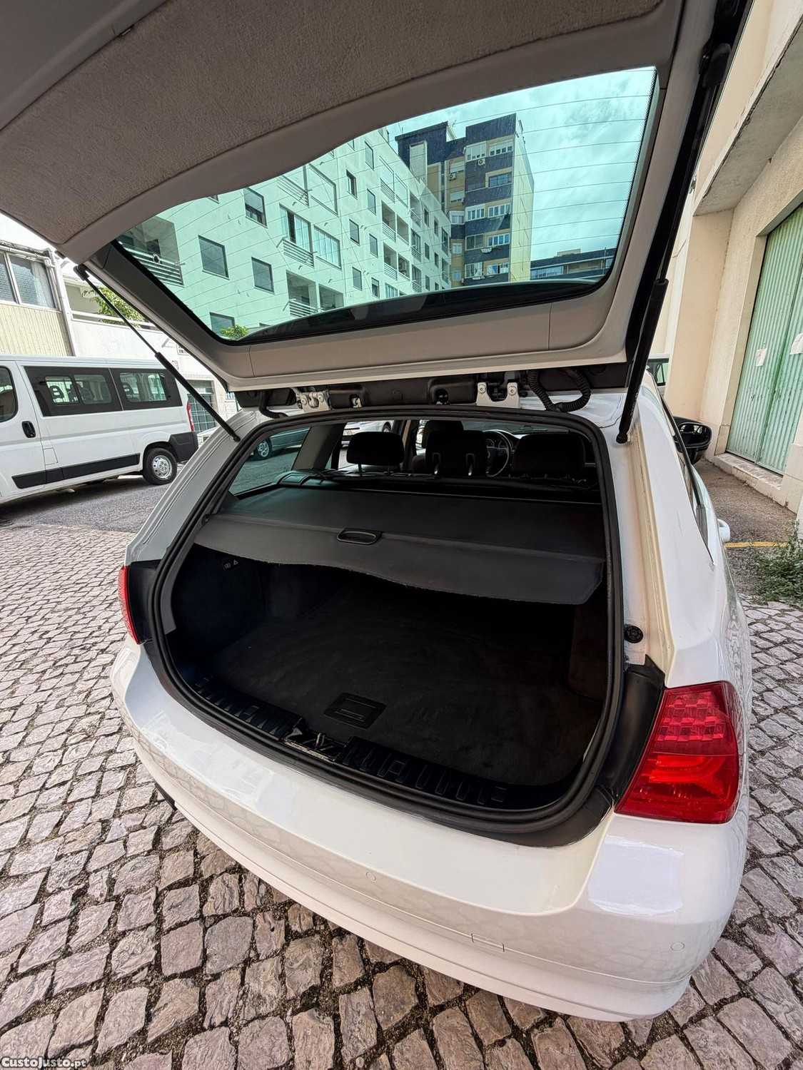 BMW 320 D Touring 184 cv — fotografia 10