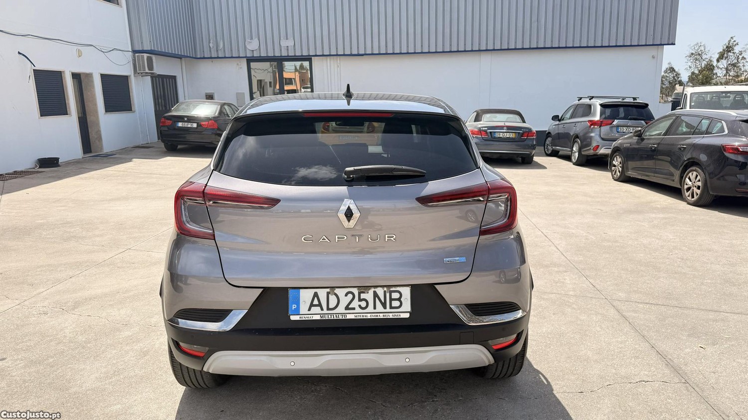 Renault Captur 1.6 E-Tech Full Hybrid de 2020 — fotografia 13