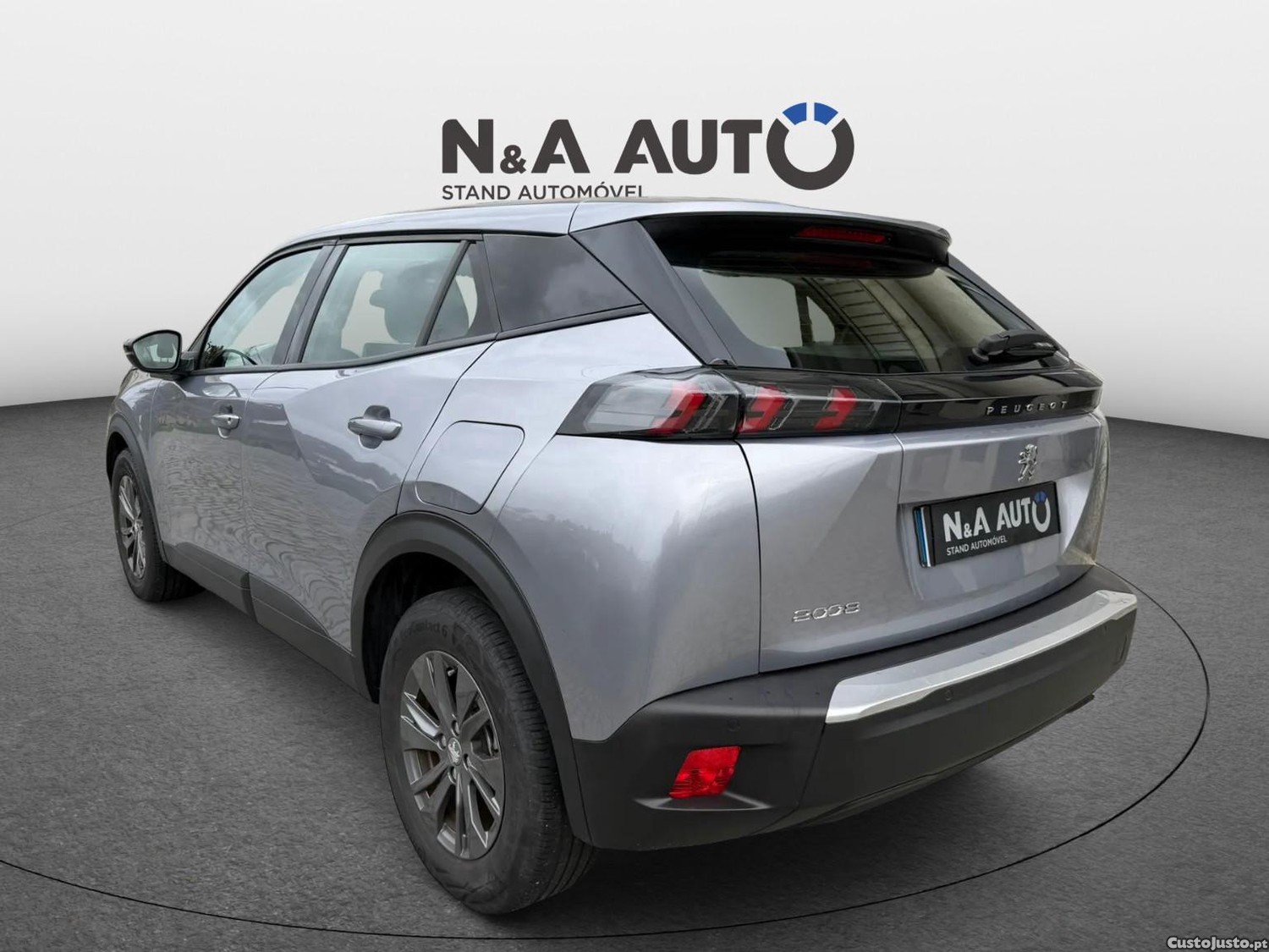 Peugeot 2008 1.2 PureTech Active Pack — fotografia 6