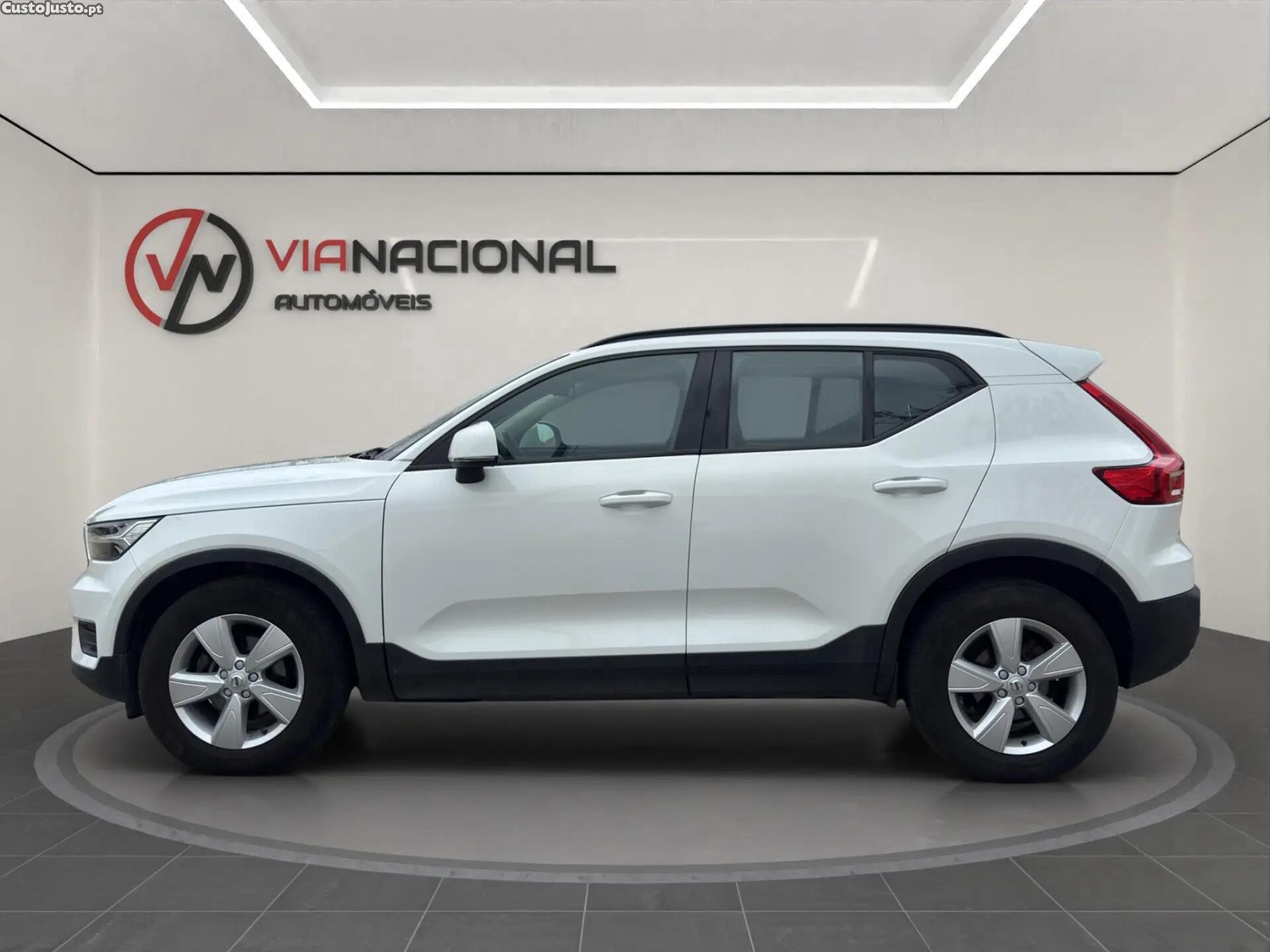 Volvo XC 40 2.0 D3 Geartronic — fotografia 16