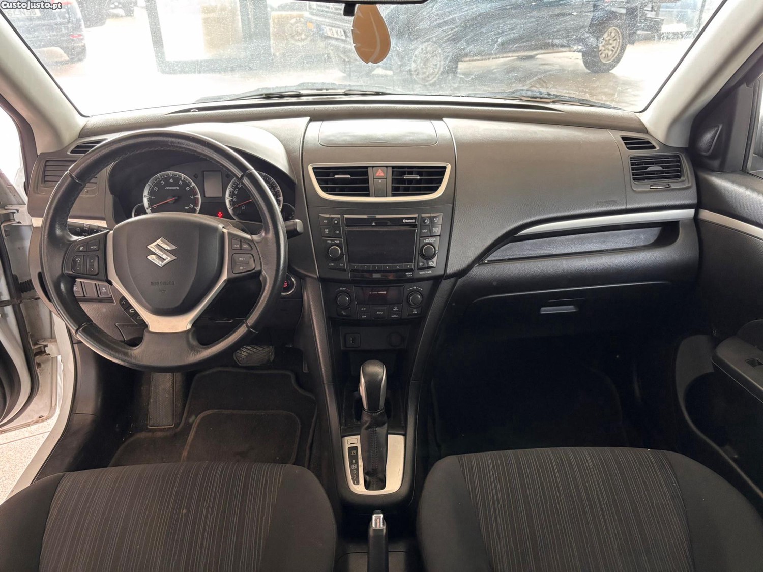 Suzuki Swift 2015 - 15 — photo 3