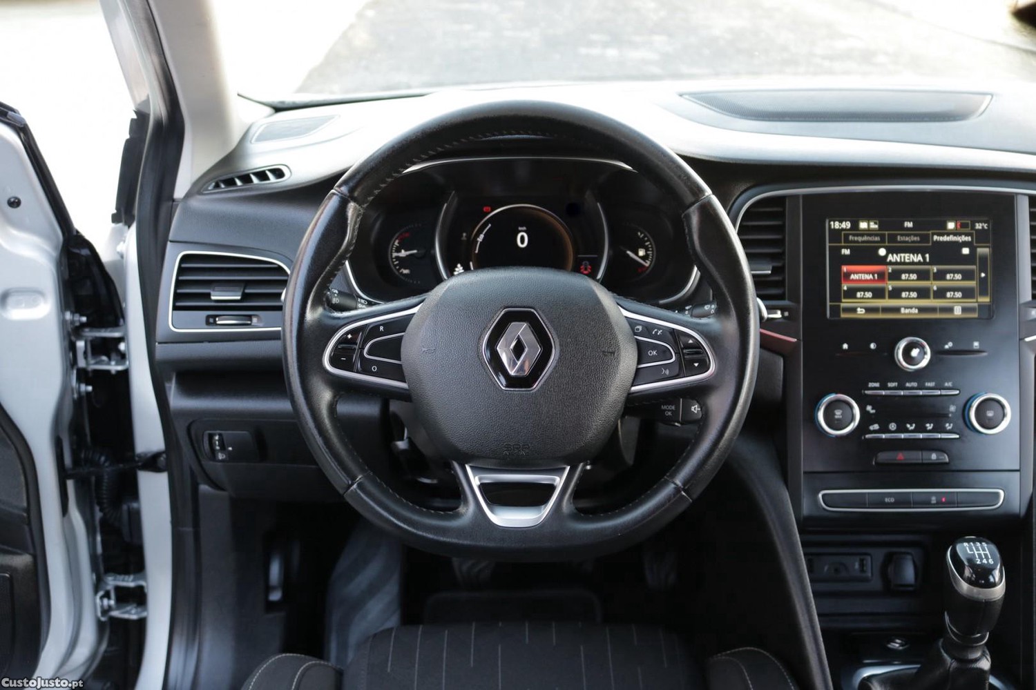 Renault Mégane 1.5 Blue DCI Limited 115cv — fotografia 36