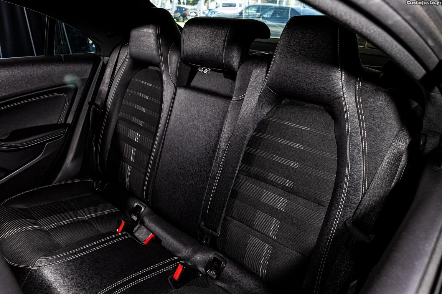 Mercedes-Benz CLA 200 d Urban Aut. — fotografia 6