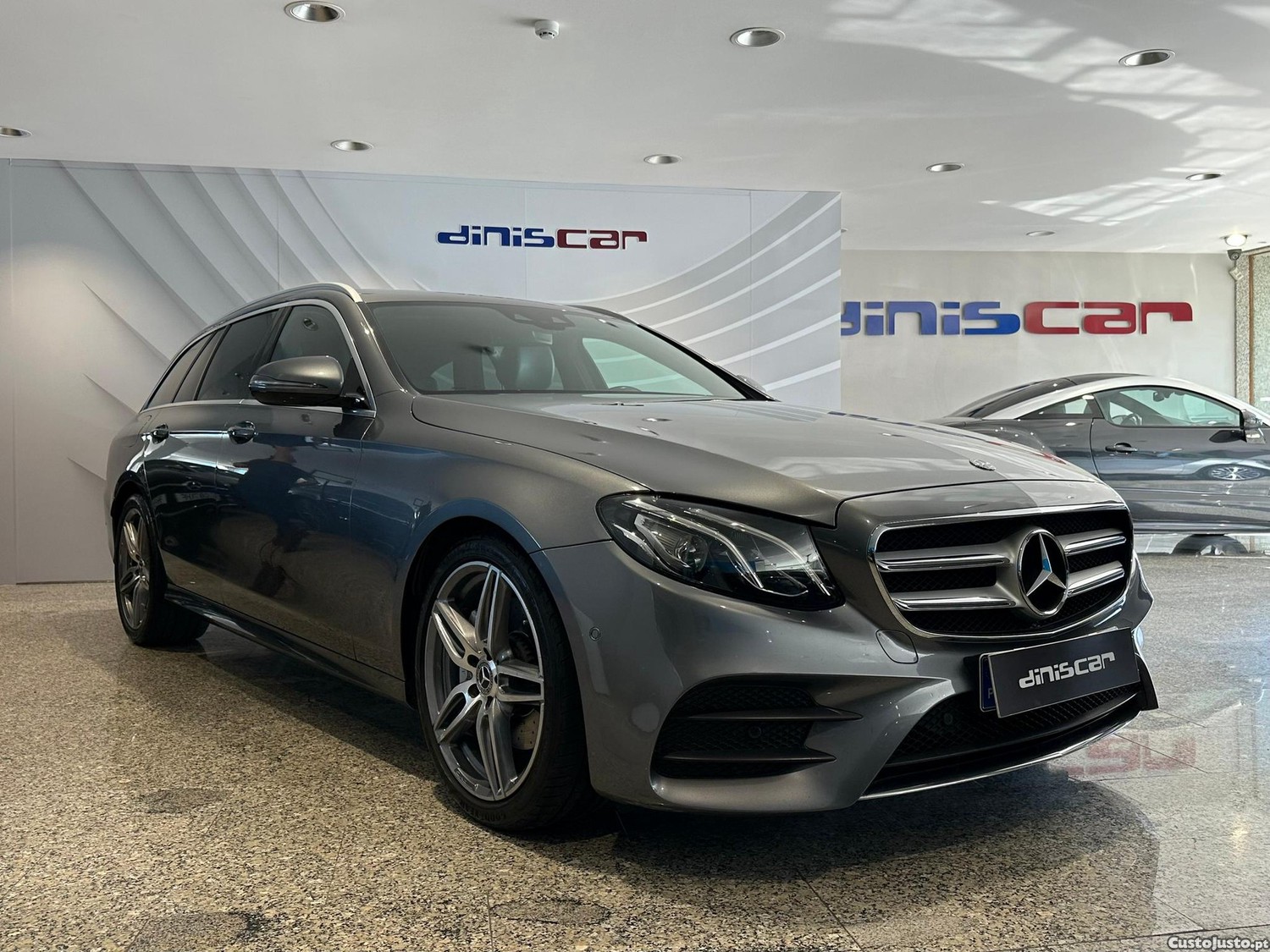 Mercedes-Benz E 220 d AMG Line - 18 foto 3