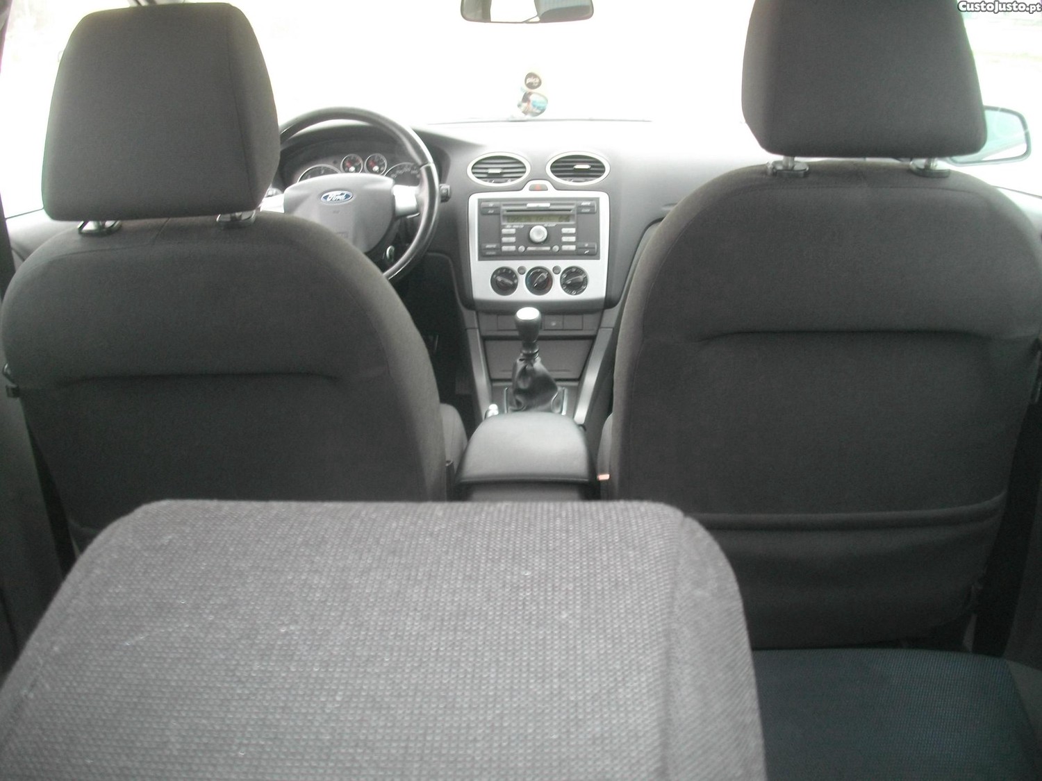 Ford Focus 1.6 TDCI 110cv — fotografia 9