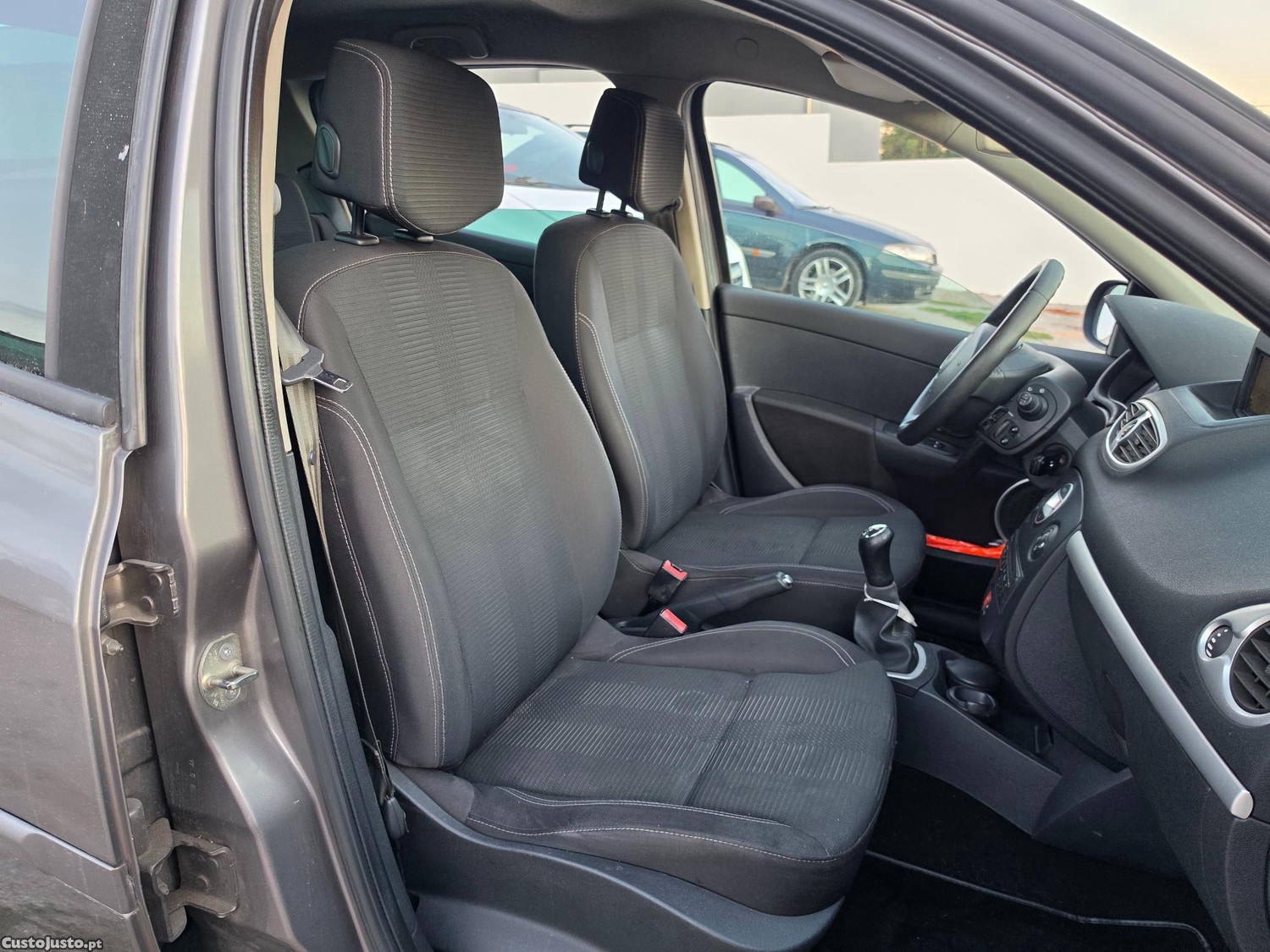 Renault Clio 1.2 16 VDinamique GPS muito novo — fotografia 3