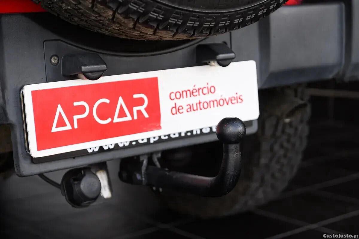 Jeep Wrangler 2.8 CRD Auto Sport — fotografia 11