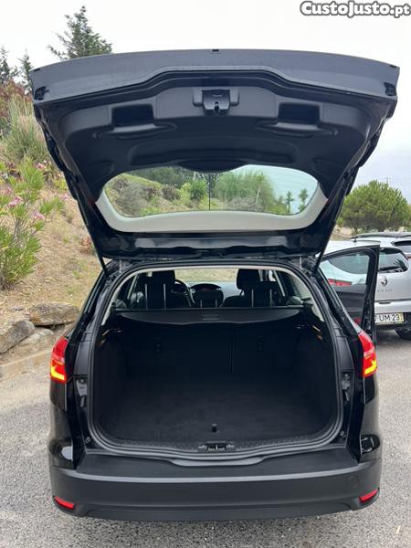 Ford Focus 1.0 Ecoboost — fotografia 2