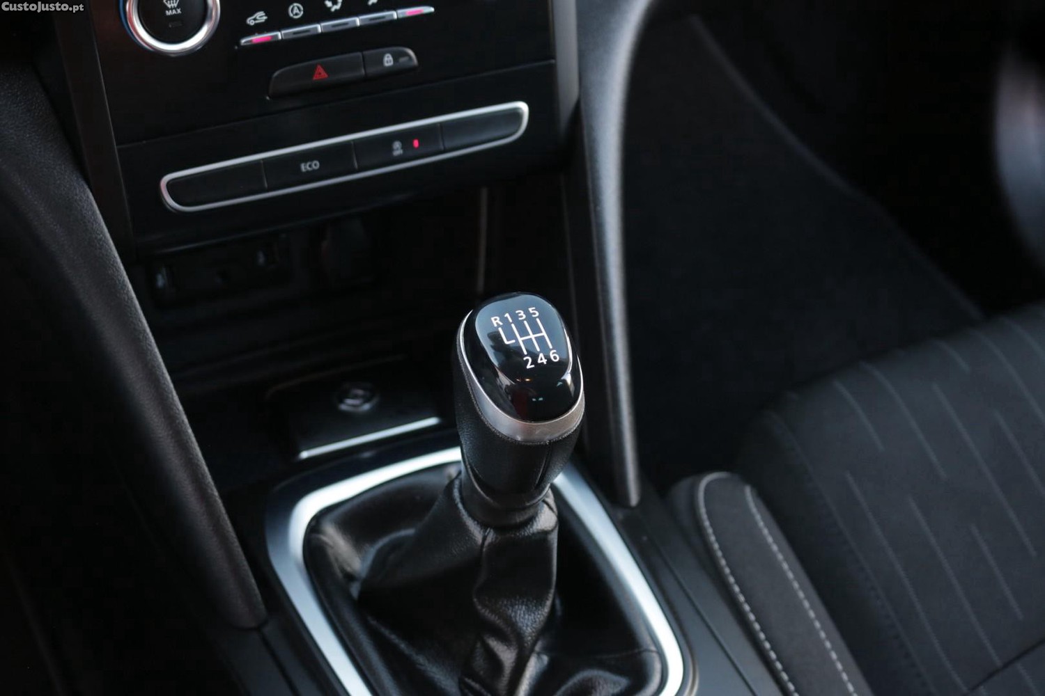 Renault Mégane 1.5 Blue DCI Limited 115cv — fotografia 8
