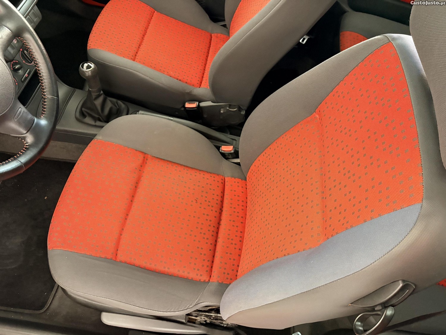 Volkswagen Lupo 1.0 — fotografia 8
