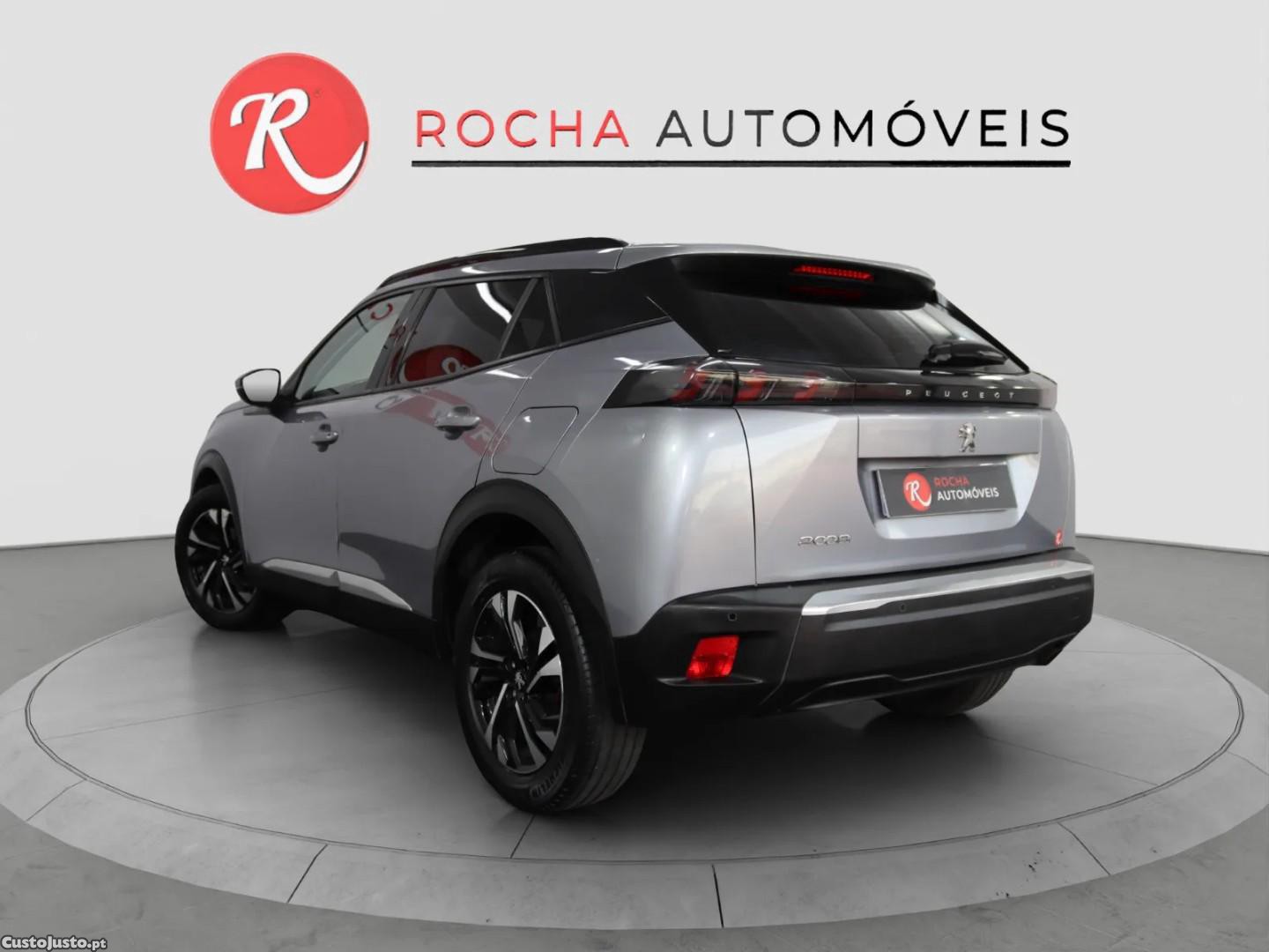 Peugeot 2008 1.2 PureTech Allure — fotografia 8
