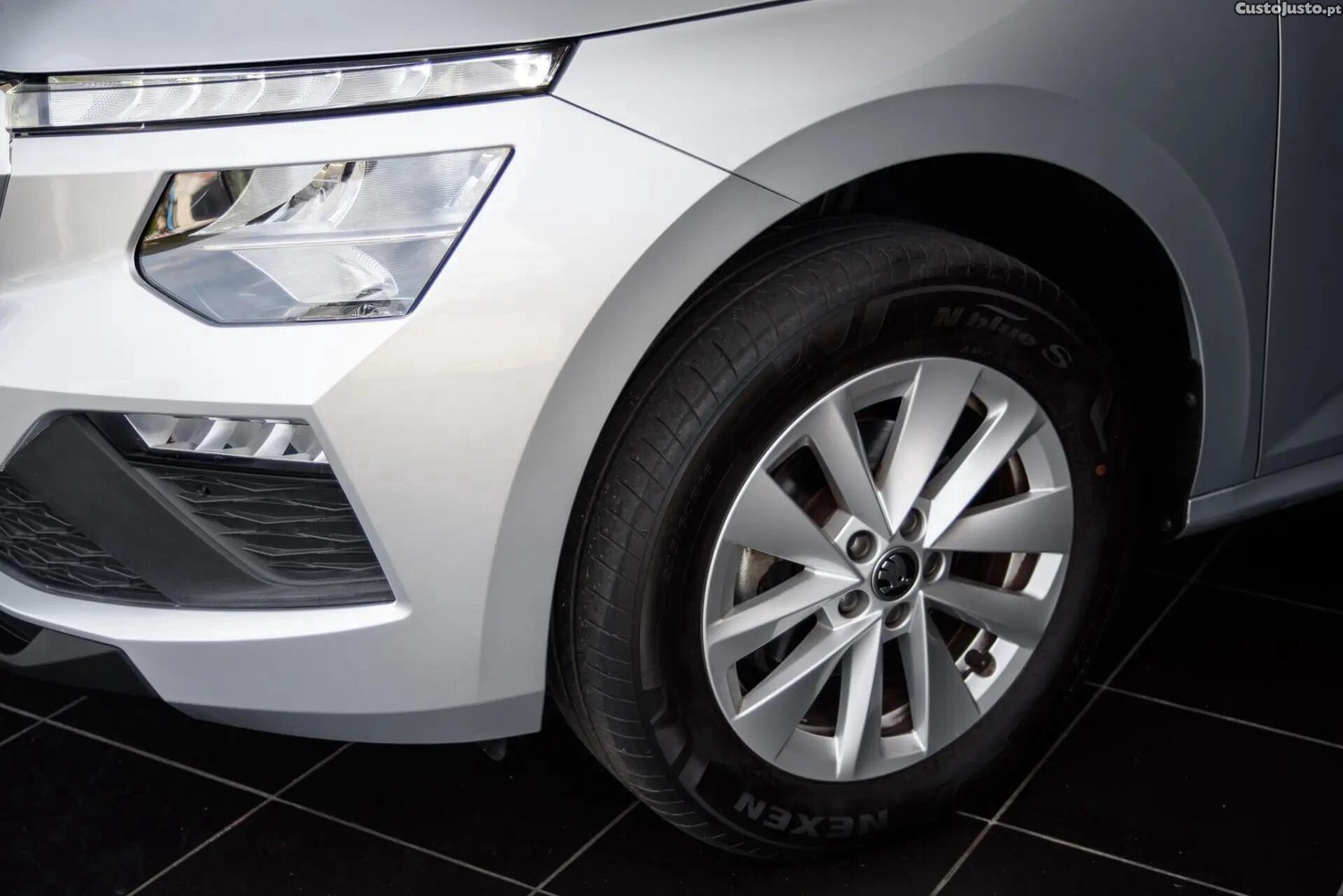 Skoda Kamiq 1.0 TSI Ambition DSG — fotografia 15