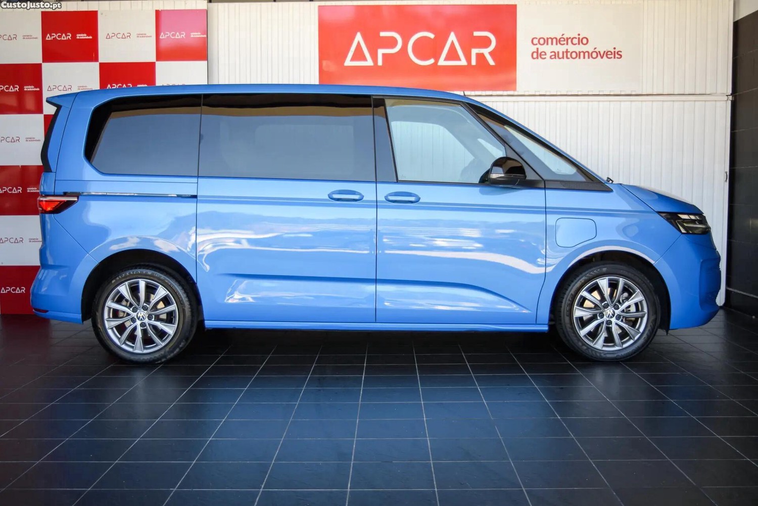 Volkswagen Multivan 1.4 TSI e-Hybrid Life DSG — fotografia 30