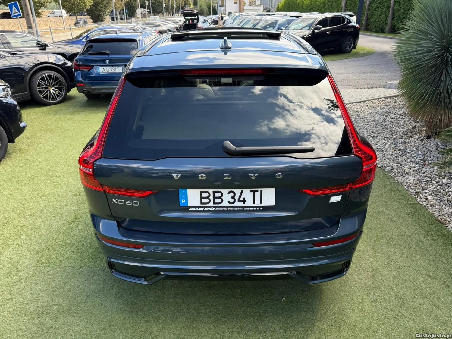 Volvo XC 60 2.0 T6 PHEV Ultimate Dark AWD — fotografia 17