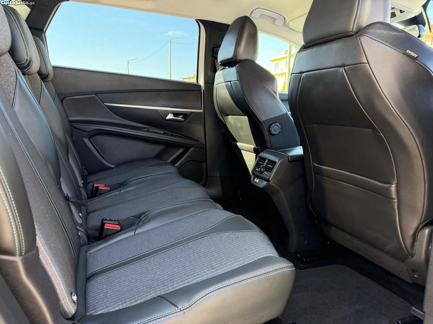 Peugeot 5008 1.5 BlueHDi Allure — fotografia 13