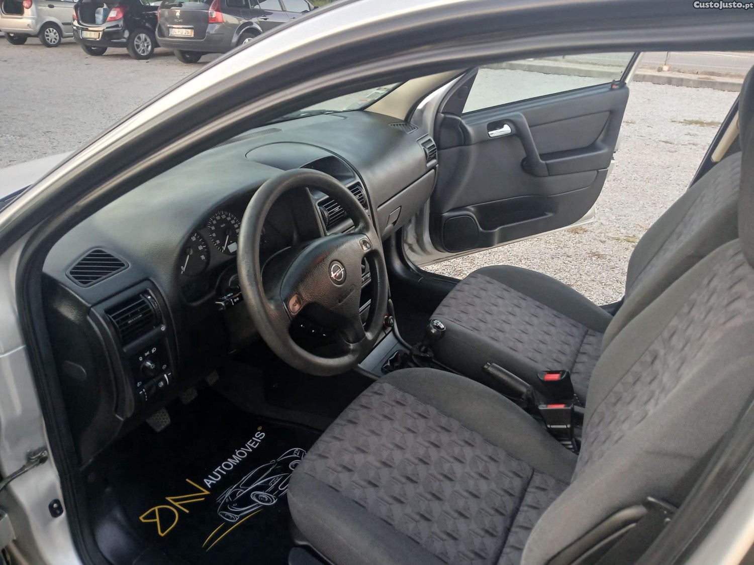 Opel Astra 1.4 Veja! — fotografia 5
