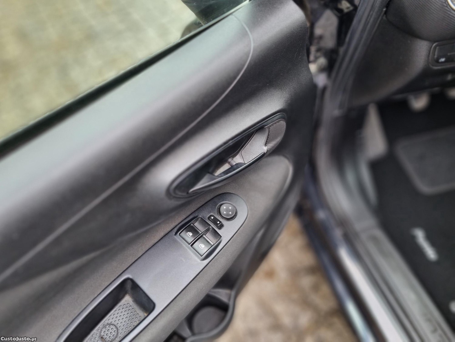 Fiat Punto 1.2 Easy S&S — fotografia 2