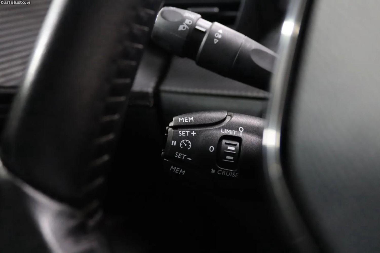 Peugeot 2008 1.2 PureTech Allure — fotografia 6