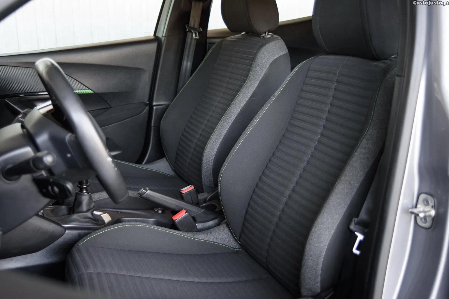 Peugeot 2008 1.2 PureTech Active — fotografia 8