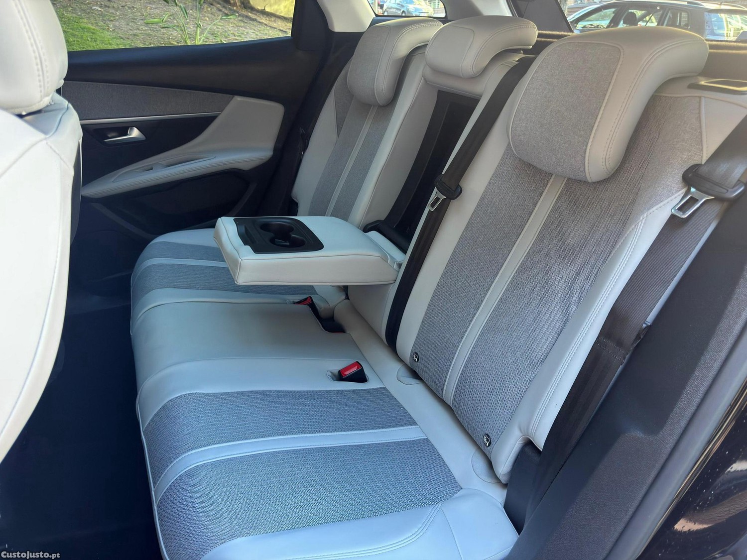 Peugeot 3008 1.2 PureTech Allure EAT8 — fotografia 5