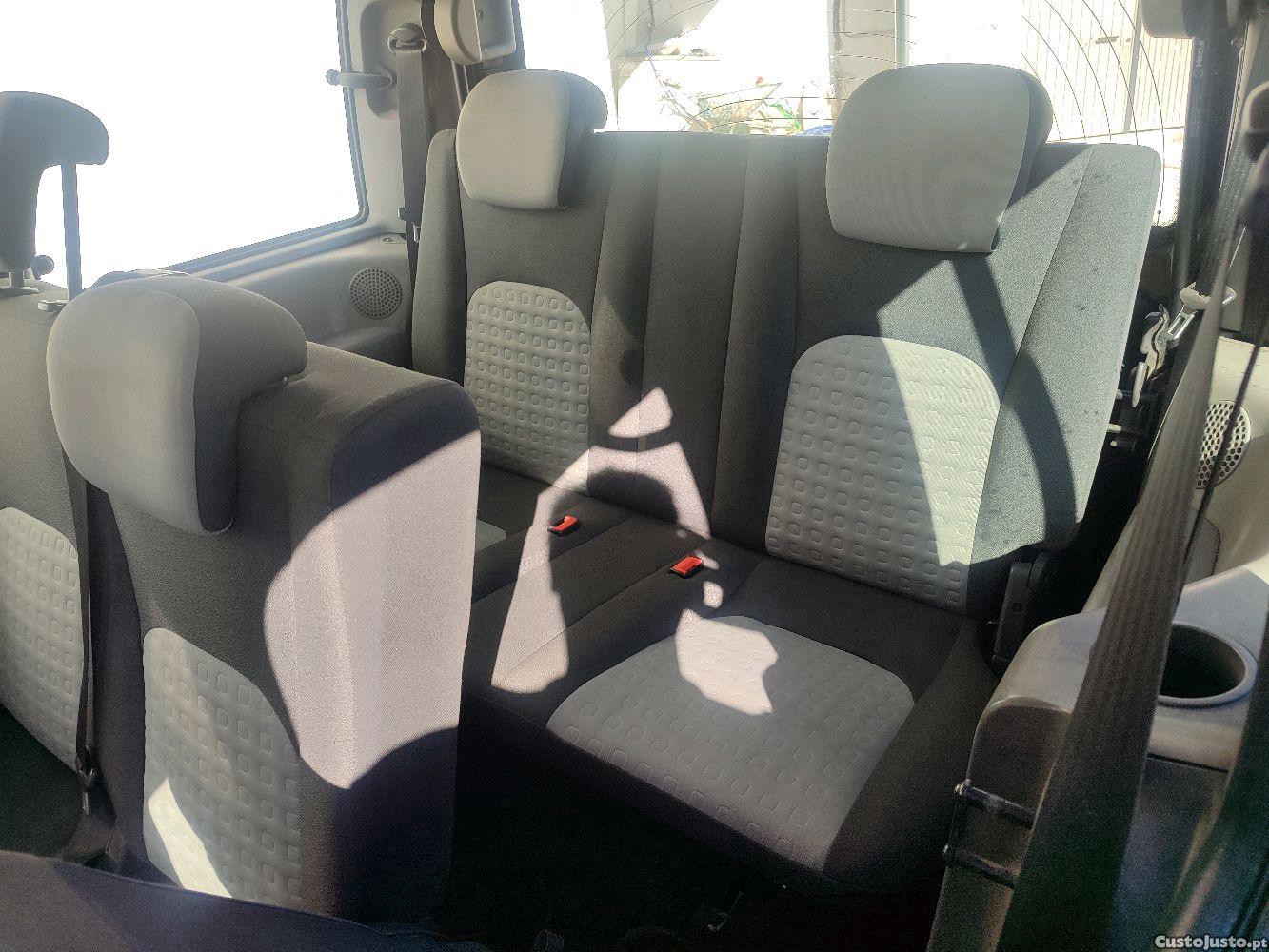 Fiat Doblo 1.3 MultiJet 7Lugares — fotografia 5
