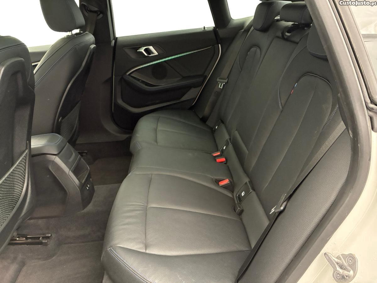 BMW 218 d Pack Desportivo M — fotografia 3
