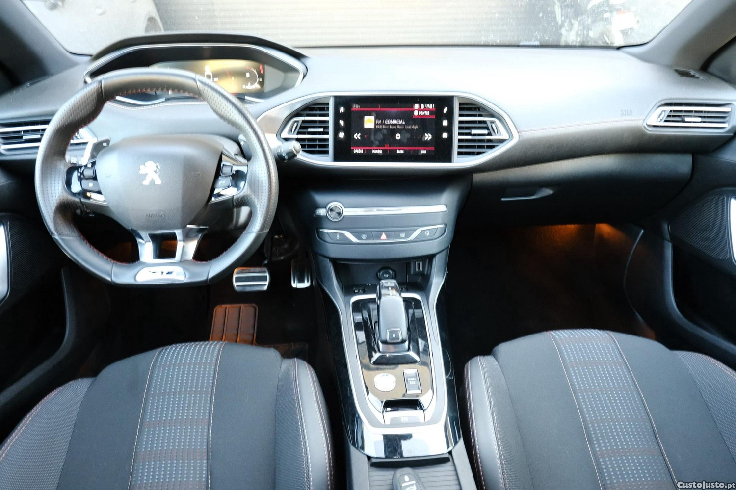 Peugeot 308 1.2 PureTech GT EAT8 — fotografia 13