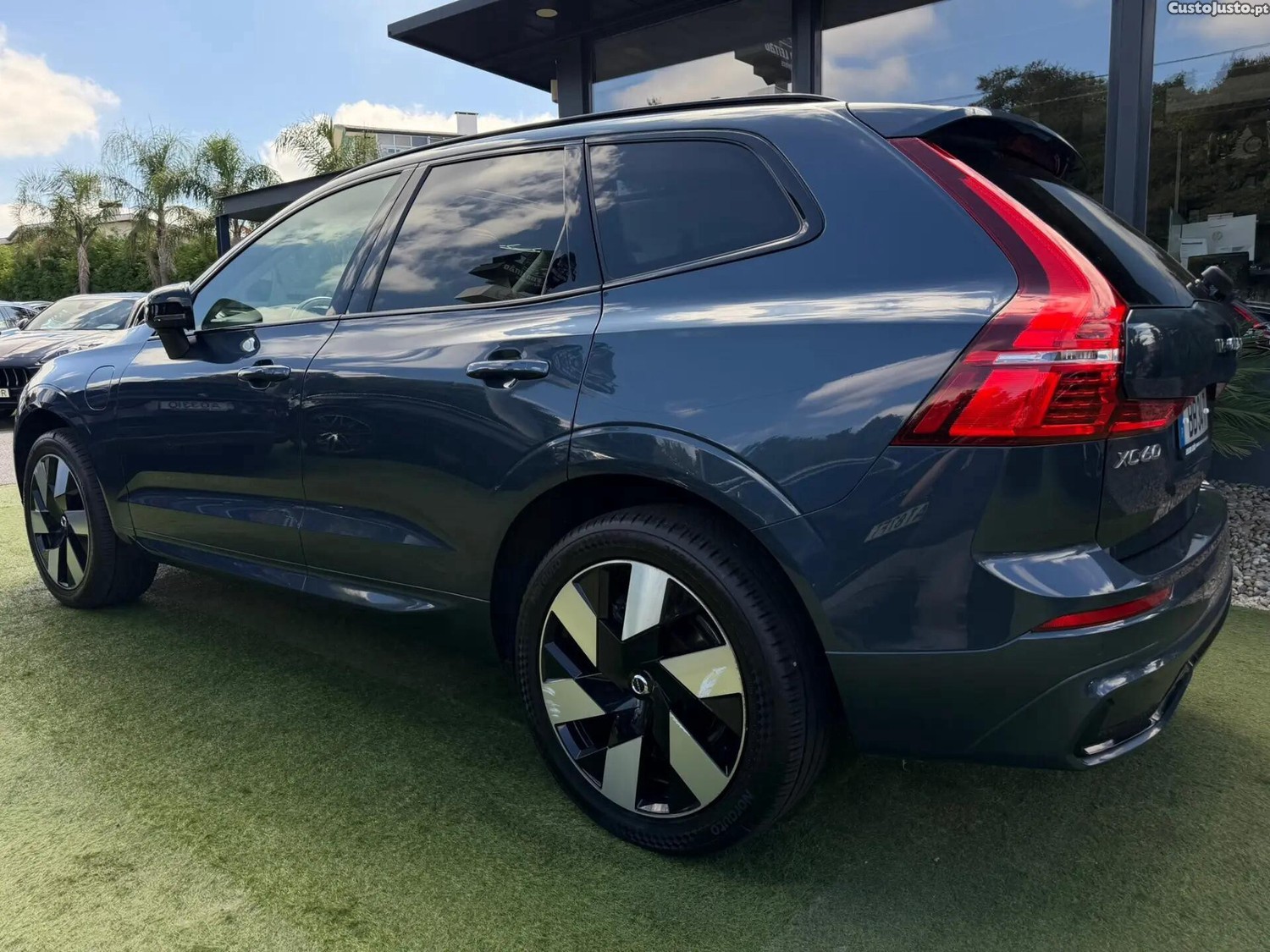 Volvo XC 60 2.0 T6 PHEV Ultimate Dark AWD — fotografia 16