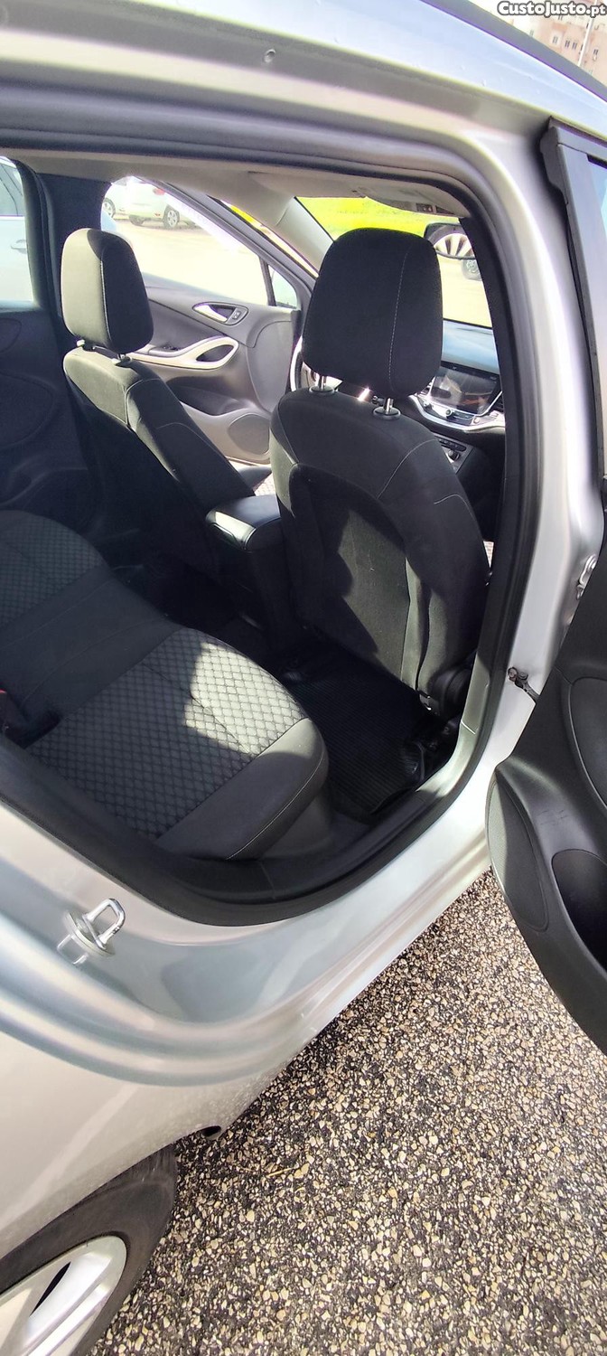 Opel Astra SW — fotografia 2